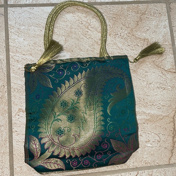 Small silk handbag - Picture 2 of 3
